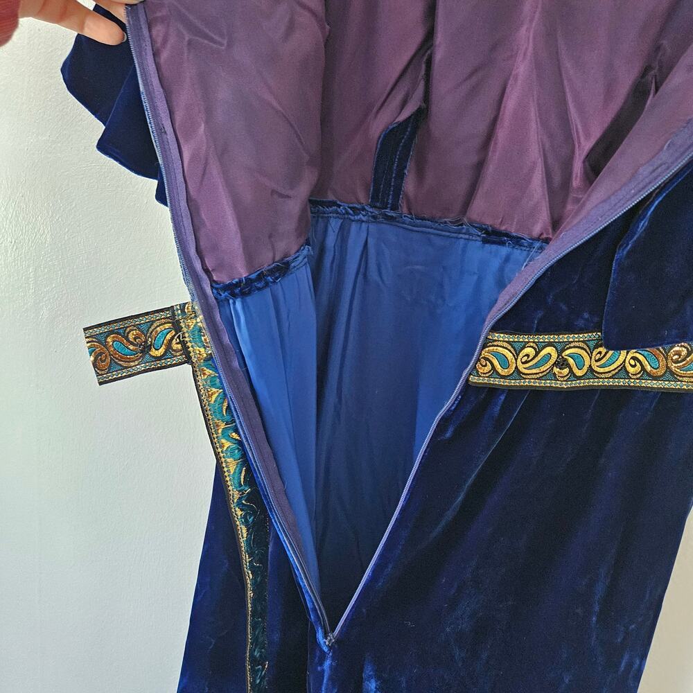 Vintage 60s 70s Blue Velvet Cape Sleeve Maxi Dress Ribbon Back Sz 7 2/4 Costume - Picture 8 of 10